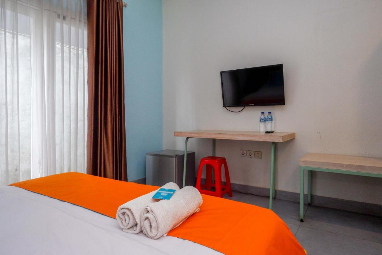 Sans Hotel Absari Yogyakarta Jarakan Exterior foto